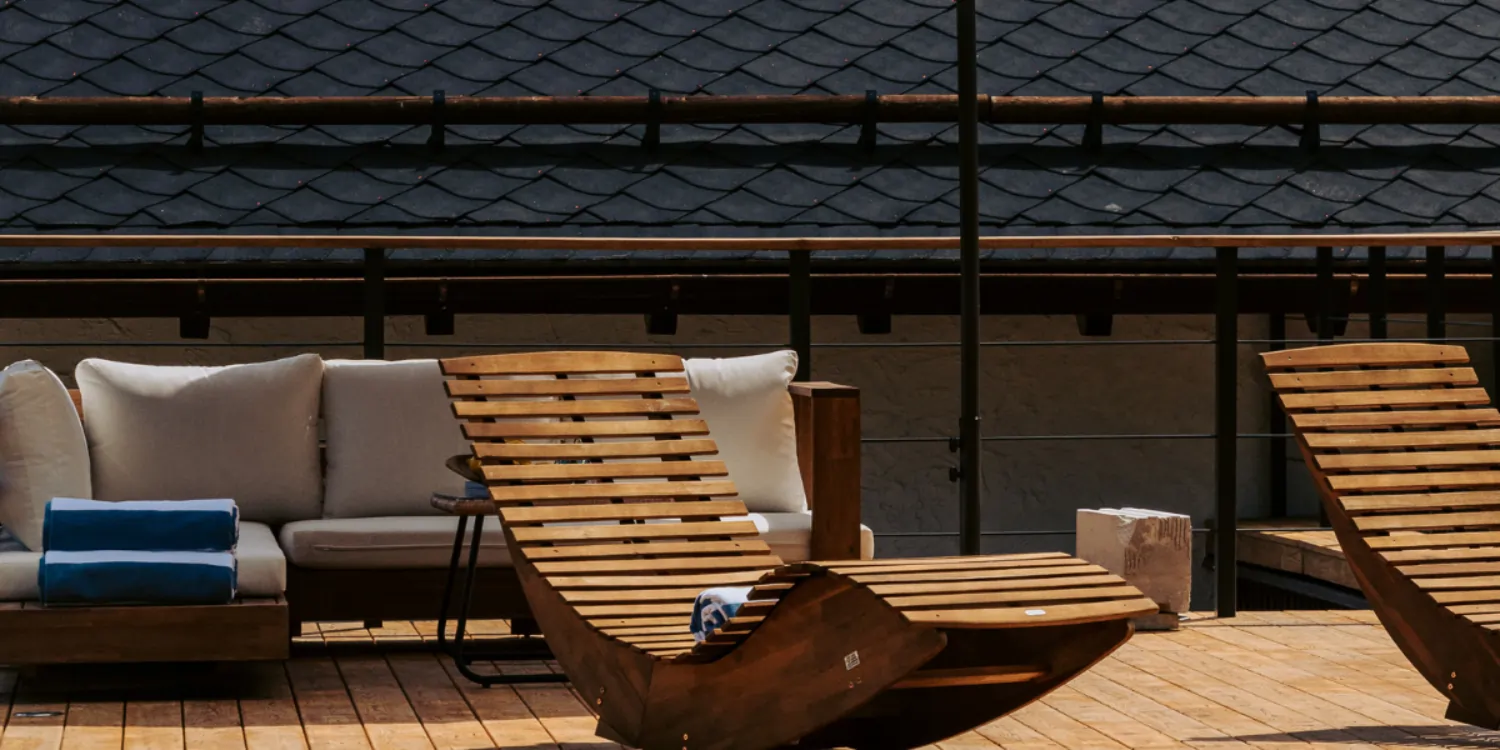 Sundeck 4